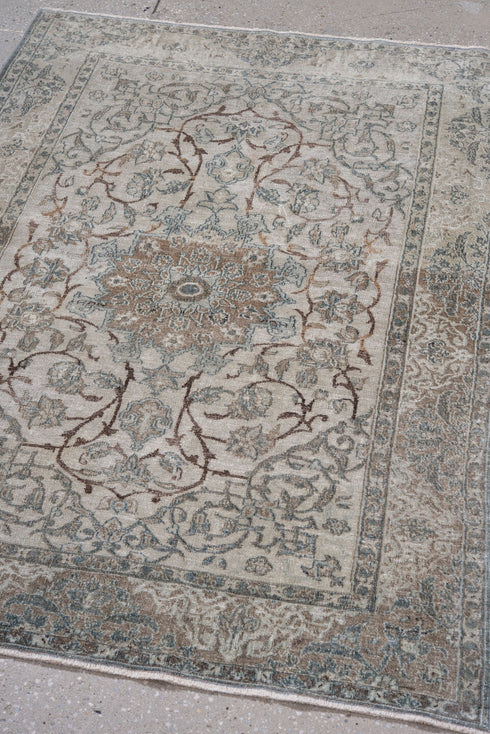 Vintage Isfahan Area Rug (3' x 4')